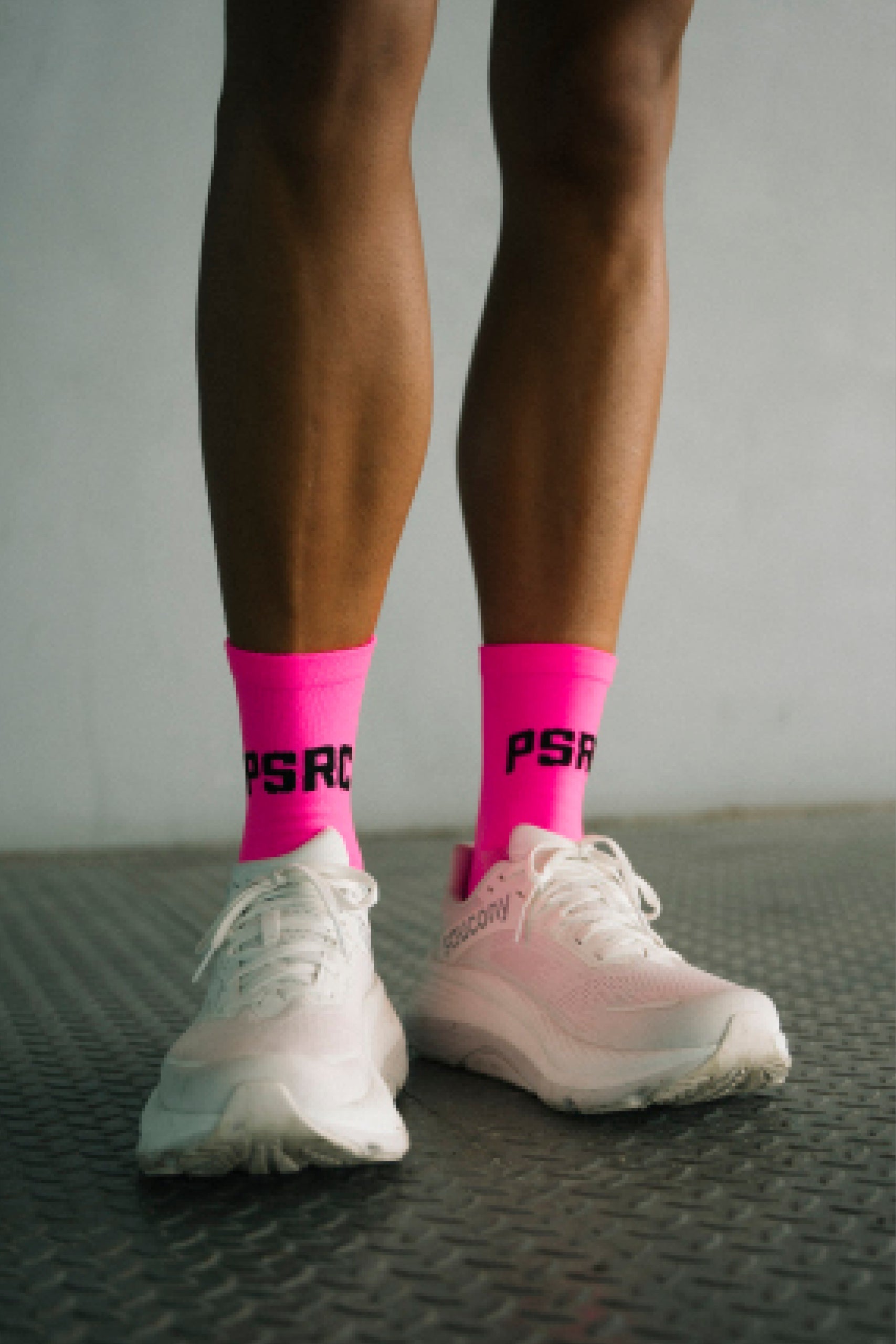 Running Socks Neon Pink S/M (Subscription)